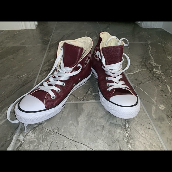 Converse - Picture 1 of 1